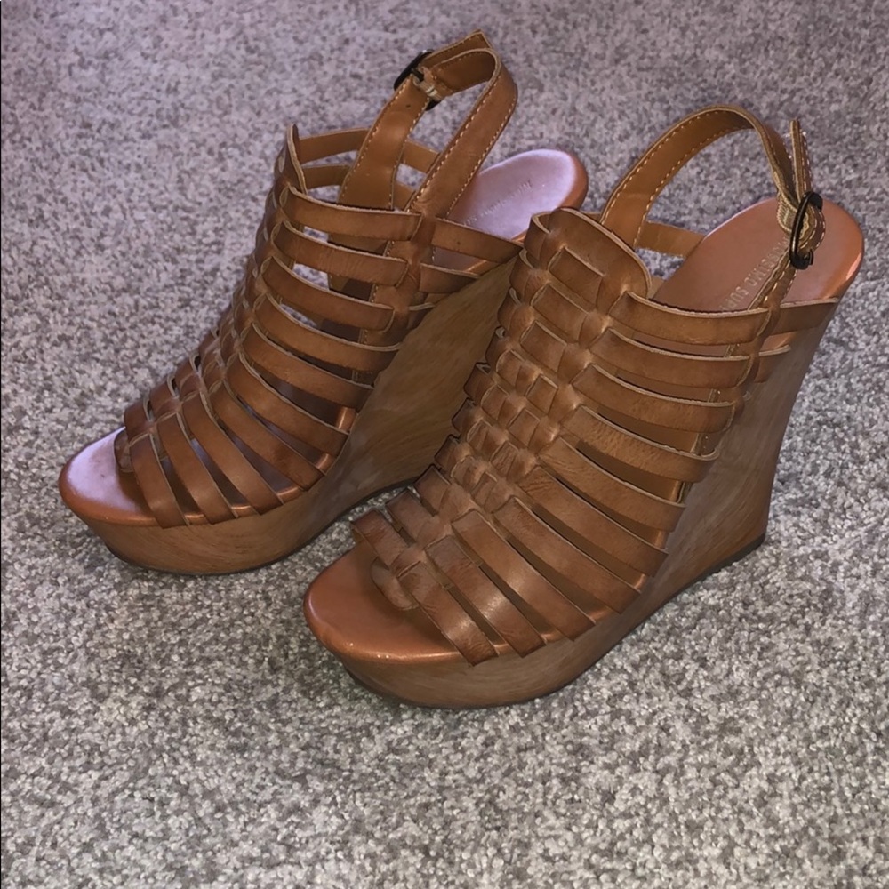 Wedge heels